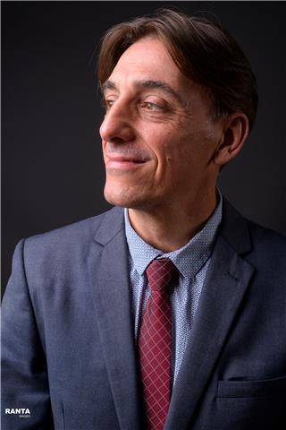 Insegnante d'inglese con provata esperienza offre lezioni private a singoli e gruppi