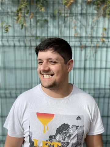 Clases particulares de Programación Java, Spring boot, bases de datos SQL. Git, AWS, construcción de pipelines CI/CD. Implementación de IA generativa