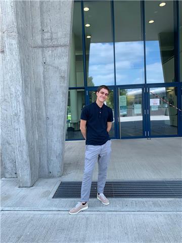 Offro ripetizioni di Matematica, Inglese, Chimica