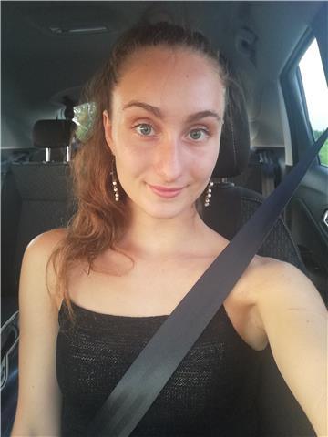 Studentessa universitaria di matematica offre aiuto a coloro che hanno bisogno nell'apprendimento della materia, per aiuto compiti e recuperi