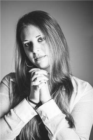 Laureata in economia offre la sia disponibilità per ripetizioni e aiuto compiti per bambini e ragazzi di scuole elementari, medie e superiori