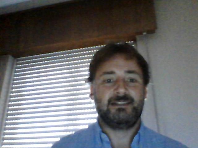 Ingeniero tecnico y graduado en ingeneria se ofrece para formacion