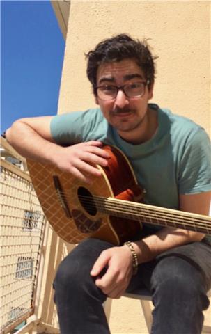 Insegnante di chitarra e batteria per tutte le età