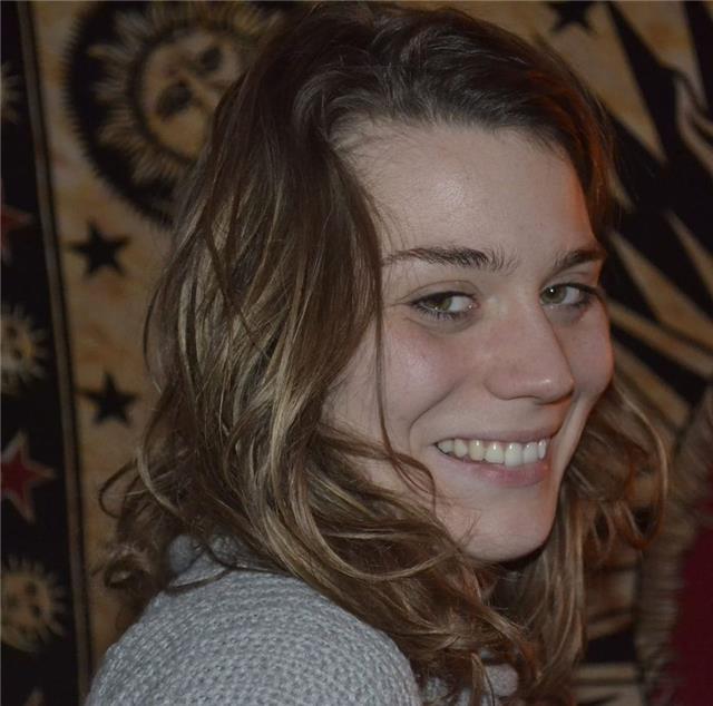 Studentessa con diploma classico e laurea magistrale insegna storia, filosofia, italiano e storia dell'arte a studenti di tutte le età