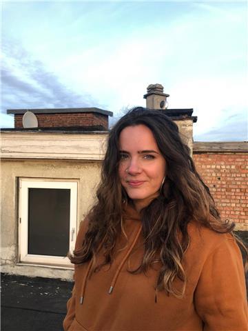 Profesora de inglés y francés da clases de ambas lenguas hasta nivel c1