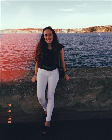 Doy clases particulares, para niños de primaria. apoyo en todas las asignaturas. manejo muy bien el euskera, y también puedo ayudarles en inglés