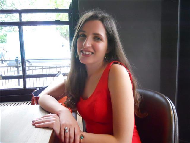 Laureata a londra offre lezioni di inglese per scuole medie/superiori