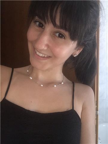 Buongiorno! sono mara e mi offro come insegnante di materie scolastiche quali: matematica, scienze, storia e italiano. la mia tariffa è di 9,50 euro l’ora per bambino, per più bambini contemporaneamente posso applicare un piccolo sconto