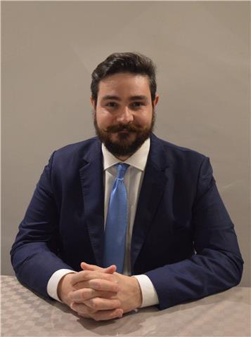 Artista e storico dell'arte impartisce lezioni a ragazzi e adulti, anche professionisti