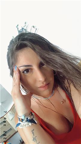 Estudiante universitaria para clases en Granada u online