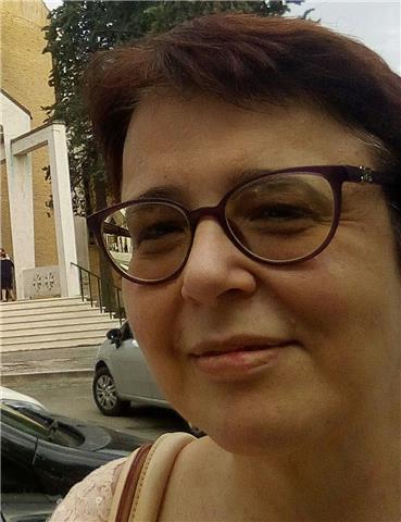Docente di italiano per stranieri impartisce lezioni. Prima lezione gratuita. Obiettivo: sviluppo della competenza comunicativa
