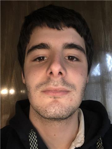 23enne studente di filosofia e scienze umane presso univenezia e diplomato in ragioneria informatica