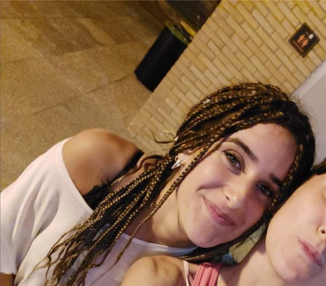 Ragazza diplomata in liceo linguistico offre ripetizioni di lingue