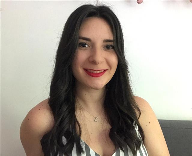Soy una persona pro activa, extrovertida. Graduada de un colegio bilingüe