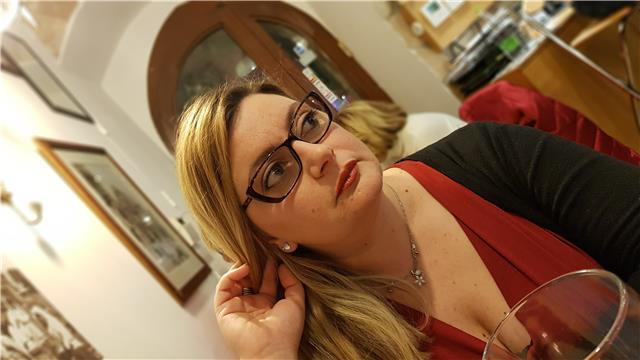 Insegnante di scuola primaria laureata in scienze della formazione e insegnante di sostegno tutor aba