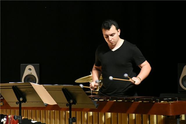 Profesor de música con titulación y experiencia de 5 años en enseñanzas musicales