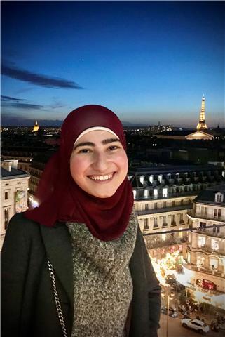 Je suis une étudiante en master 2 en génie chimique et j'offre des cours de Chimie, Physique et Maths