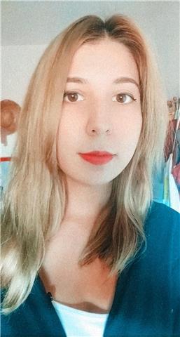 Graduada en humanidades y en proceso de formación en el ámbito del patrimonio. me ofrezco a dar clases en historia, literatura, filosofía, historia del arte y redacción académica