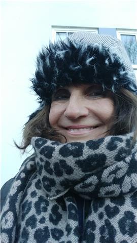 I can teach you English, German and Spanish up to Level C2. Qualified teacher, translator.
Just ask!