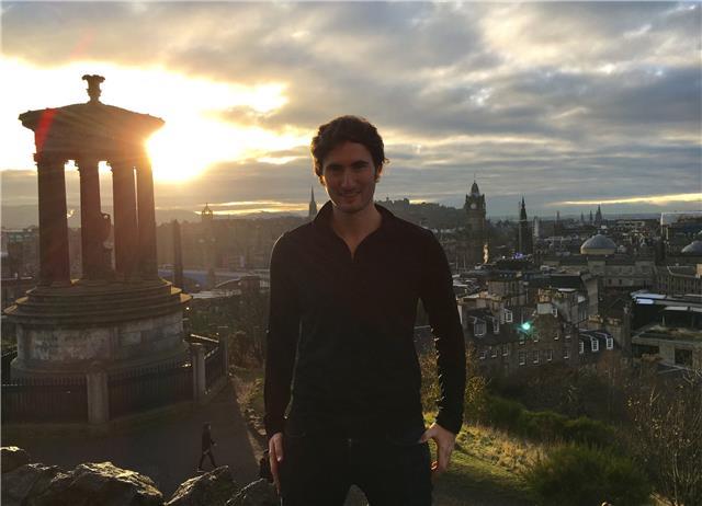 Imparto clases de mates, física e idiomas. soy ingeniero industrial