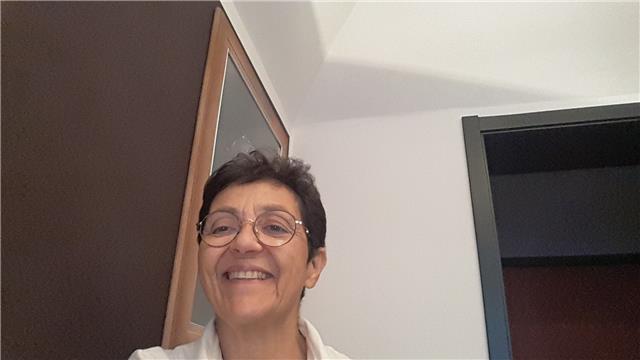 docente con esperienza pluriennale sia in scuole secondarie di primo grado che di secondo grado