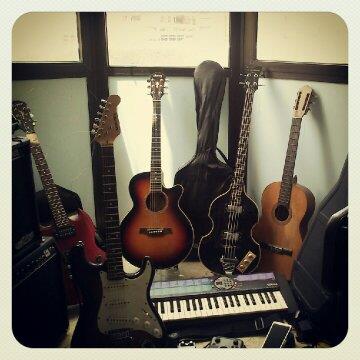 Se ofrecen clases de guitarra, nivel bajo, medio o de iniciación al instrumento