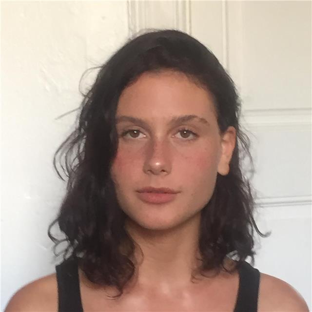 Doy clases particulares de repaso (cualquier materia) de p3 a 4º de la eso, también clases de castellano/catalán para extranjeros