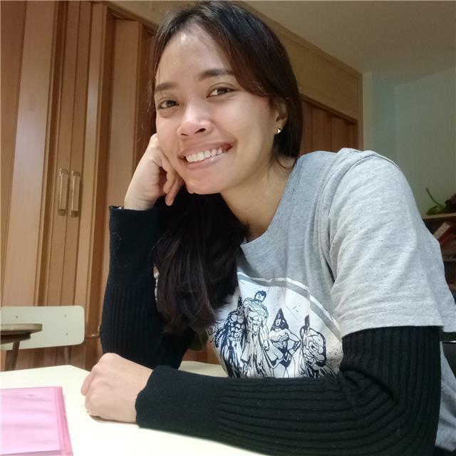 Hi I'm Armie and I'm currently teaching as an English assistant teacher in Alcala de Henares. I have had 5 years of experience teaching in preschool in the Philippines and would like to tutor English preferably younger kids
