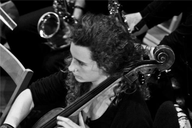 Profesora de violonchelo