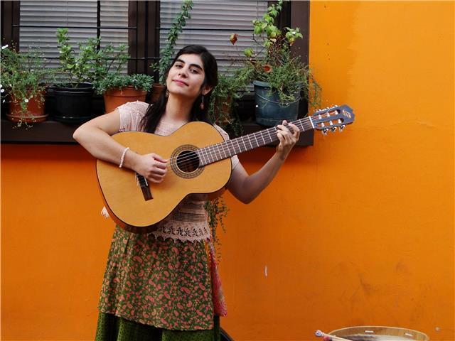 Clases de canto popular // Te acompaño a buscar tu sonido y disfrute a través de la voz