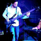 Clases de guitarra y bajo. método personalizado. también online