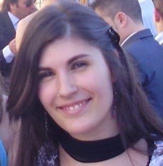 Licenciada con C.A.P. se ofrece para todas las materias de primaria y ciencias sociales en E.S.O