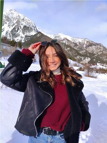 Studentessa universitaria offre aiuto per costruire un metodo di studio insieme o semplicemente un aiuto studio e compiti