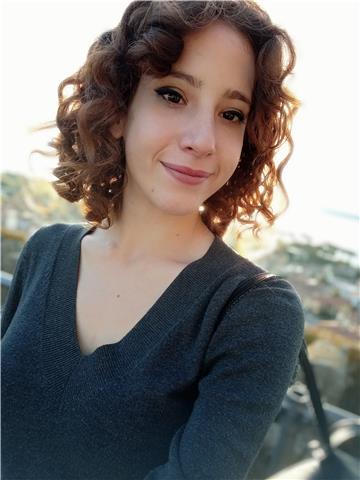 Dottoressa in giurisprudenza offre lezioni di diritto da remoto