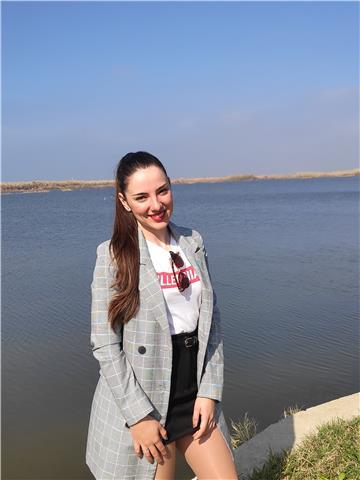 Soy profesora de educación primaria y doy clases particulares de repaso de todas las materias de educación primaria y hasta 2° de la eso (5-14 años)