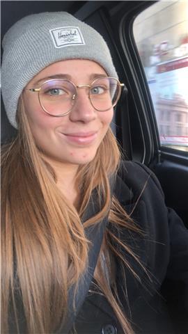 Studentessa diplomata Liceo Linguistico con certificazione Cambridge C1 offre ripetizioni di inglese. Sono una ragazza simpatica e alla mano, molto organizzata e precisa. Ho già dato ripetizioni ad alcuni ragazzi con buoni risultati. Zona: Prati, Vaticano
