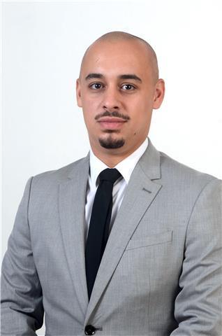 Jeune conseiller en investissements financiers, je suis encore passionné de mathématiques, domaine que j'ai eu la chance d'explorer depuis mon enfance et surtout durant ma licence en mathématiques. 
Aider et participer à renforcer un niveau déjà correct o