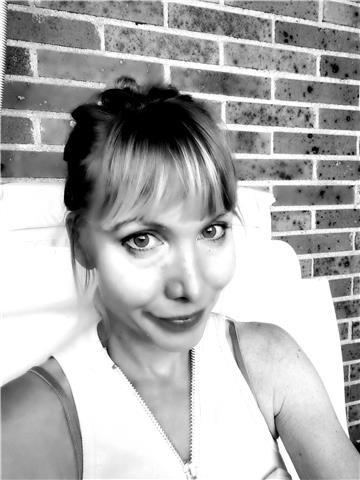 Soy profesora de alemán nativa y doy clases de alemán para todos los niveles a1 hasta c2 incluyendo las preparaciones para los exámenes