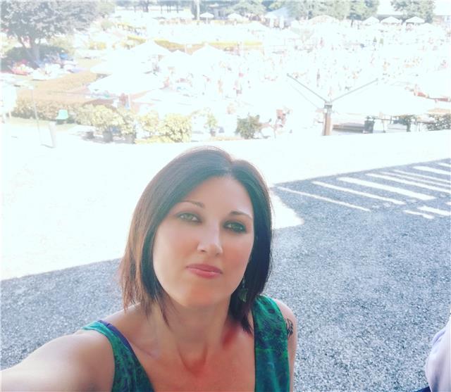 Insegno storia e tutte le materie umanistiche. Mi piace aiutare i ragazzi a trovare un metodo che li porti ad essere autonomi