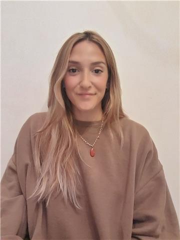 Profesora de inglés con más de 6 años de experiencia sobretodo con niños y adolescentes doy clases online y presencial
