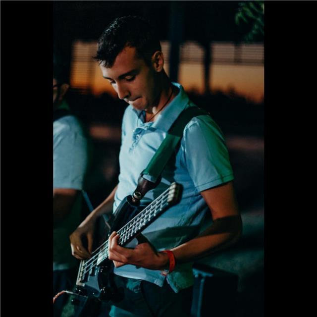 Quieres aprender batería, este es tu momento no dudes en contactarme e iré a tu casa, aprenderemos y nos lo pasaremos bien