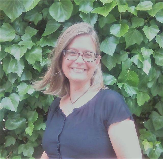 Profesora nativa con 30 años de experiencia. cursos adaptados dependiendo de tus necesidades