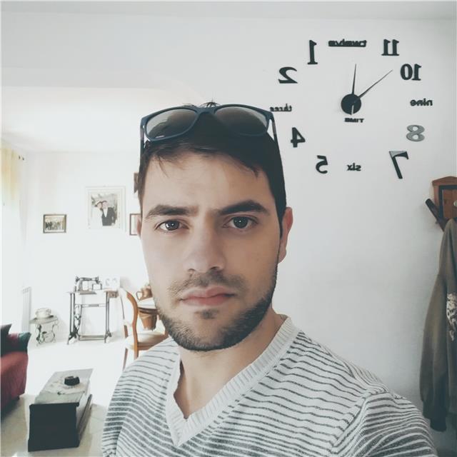 Laureato con lode in Analisi e Gestione Ambientale e iscritto all'albo dei Biologi, impartisco lezioni di scienze naturali chimiche, biologiche e matematica. Contattami senza impegno, illustrami le tue lacune e decidiamo insieme come procedere per farti s