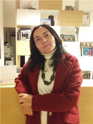 laurea in legge e master in economia
Matera