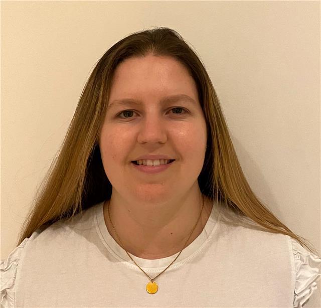 Profesora de Inglés imparte clases para infantil y primaria