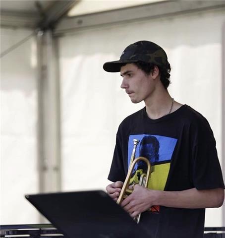 Doy clases de musica (lenguaje musical, armonia, trompeta..)