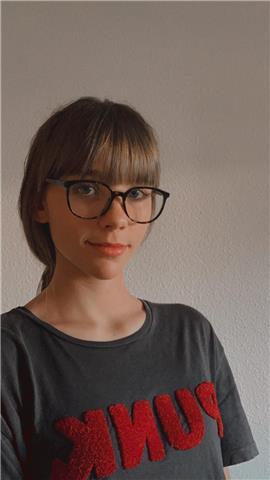 Estudiante con el b2 en inglés cuidaría a niños hasta los diez años, fomentando el uso del idioma