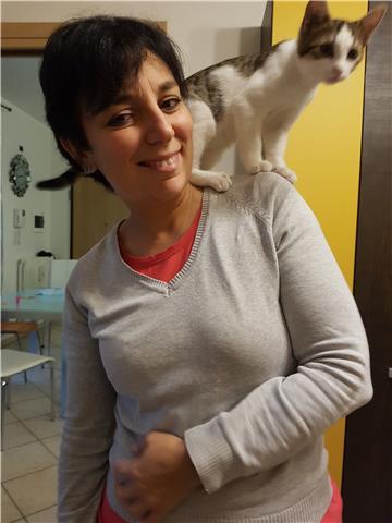 Laureata in amministrazione aziendale offro ripetizioni di matematica a medie e seconda superiore , inoltre aiuto compiti tutte le materie ragazzi ele