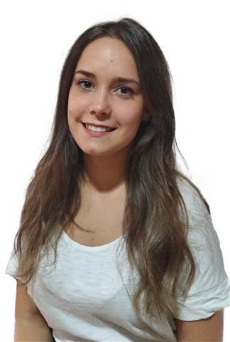 Graduada en historia con estudios de máster completados