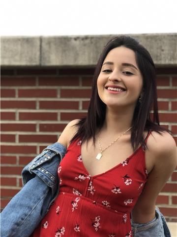 Estudiante de 2 de bachillerato controlo bien el tema, también puedo dar clases de inglés, portugués y lengua dependiendo del curso puedo adaptarme a las matemáticas o la química